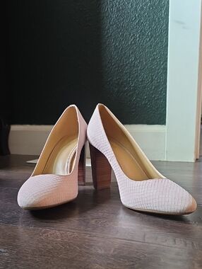 Michael Kors Women's Light Pink Block Heel Pumps